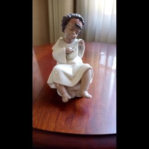 Cherub Playing Mandolin, Lladro Daisa